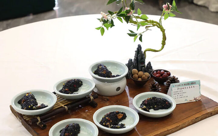 第三届“庆元十大药膳”出炉 菇城养生乌米饭